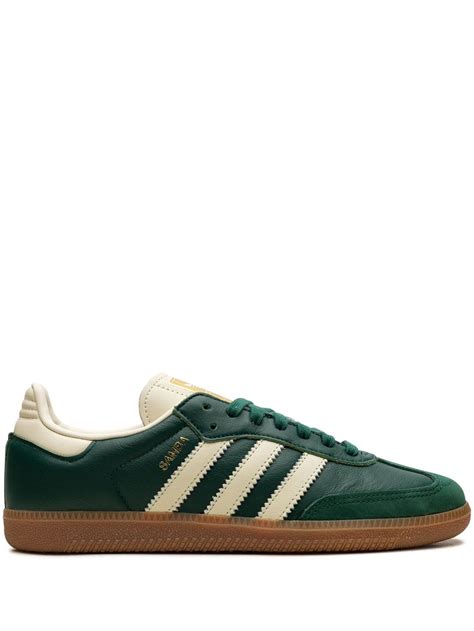 adidas groen schoeen|Adidas green sneakers.